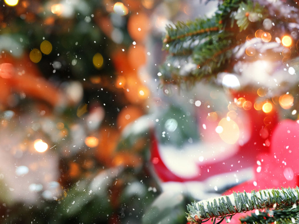 Brew Up Some Holiday Cheer: Gift Coffee Beans This Season!